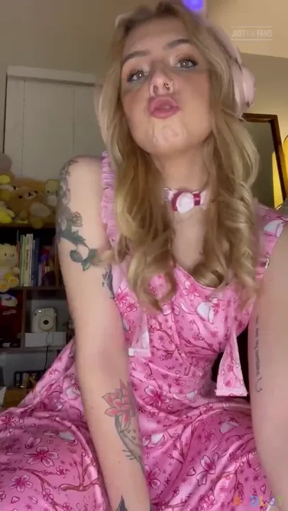 Princess Starry - Cute Egirl ABDL Playtime.mp4
