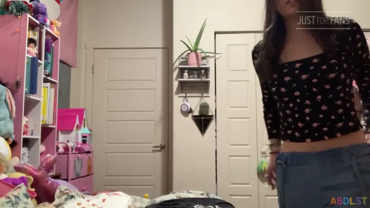 Princess Starry - Double Diapered ABDL Butt.mp4