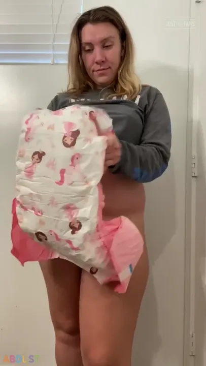 PaddedkittenVuittQn - Getting Ready For Work But I Had To Go Potty.mp4