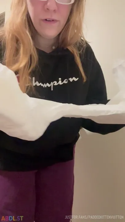 PaddedkittenVuittQn - Getting Ready For Work Angels.mp4
