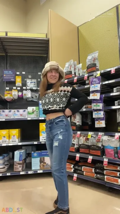 PaddedkittenVuittQn - Happy New Year Sneaky Public Diaper.mp4