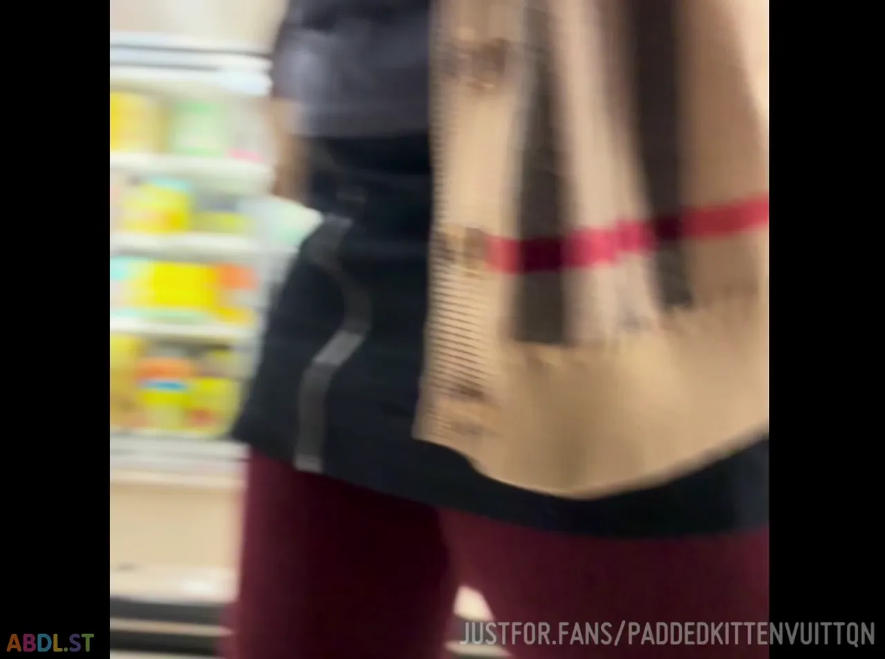 PaddedkittenVuittQn - I Go To The Store And Feel The Urge.mp4