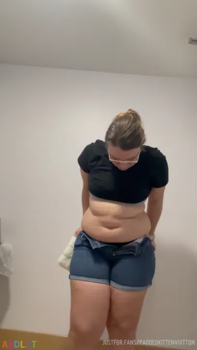 PaddedkittenVuittQn - I Waited Till I Got To Work To Put My Diaper On.mp4