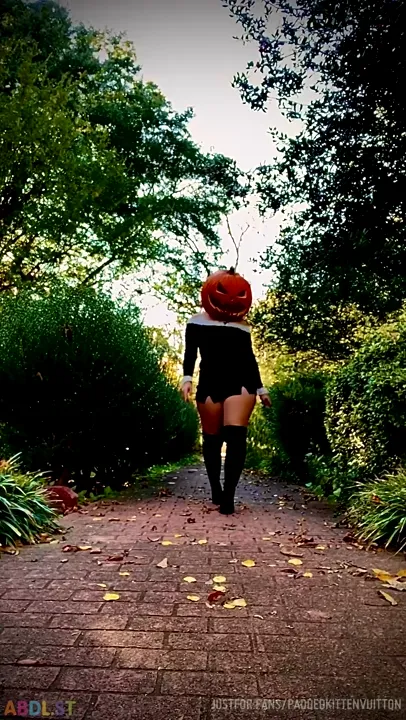 PaddedkittenVuittQn - Im-Already-Thinking-About-Halloween-Costumes-Cosplays.mp4