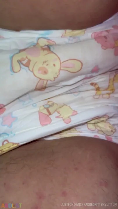 PaddedkittenVuittQn - Just Another Little Pee Video.mp4