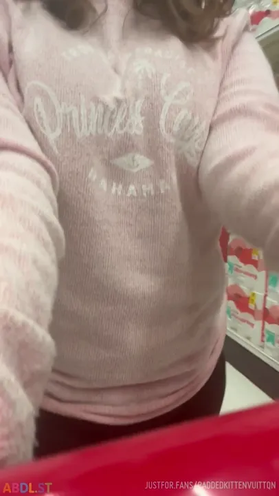 PaddedkittenVuittQn - Just Doing A Little More Shopping.mp4
