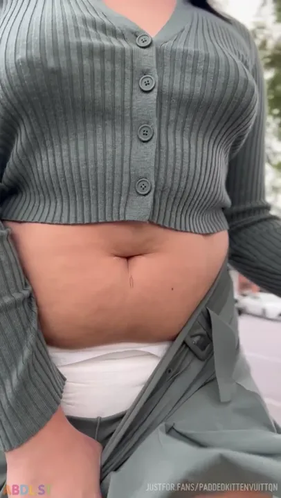 PaddedkittenVuittQn - Just Walking To The Store.mp4