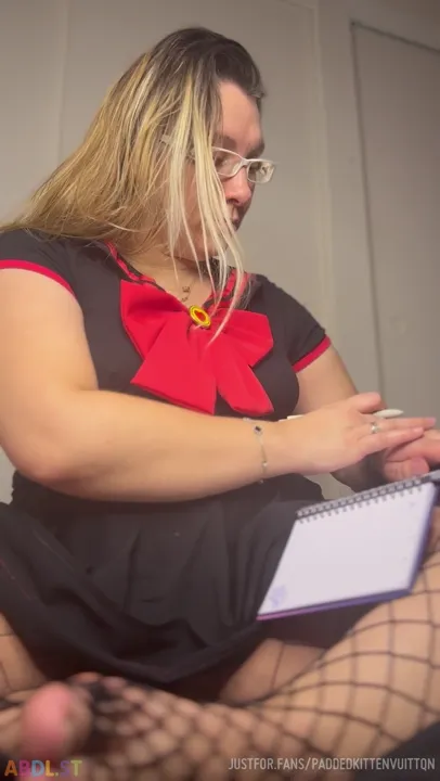 PaddedkittenVuittQn - Maybe Ill Wear This Outfit Out One Day.mp4