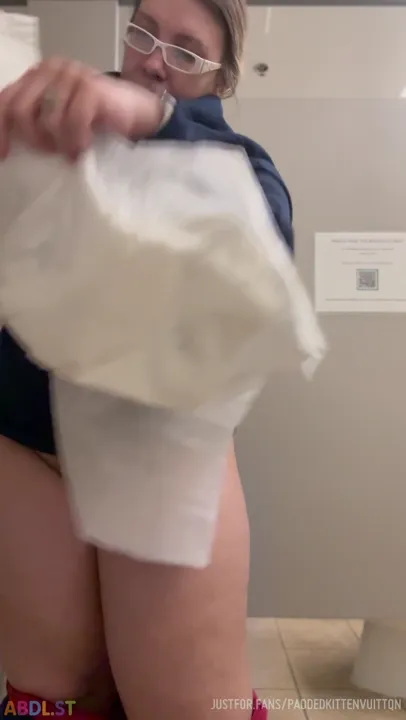 PaddedkittenVuittQn - No Time For Diapers.mp4