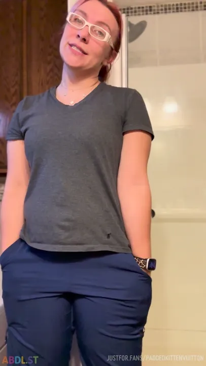PaddedkittenVuittQn - Off Of Work And My Butt Looks Good.mp4