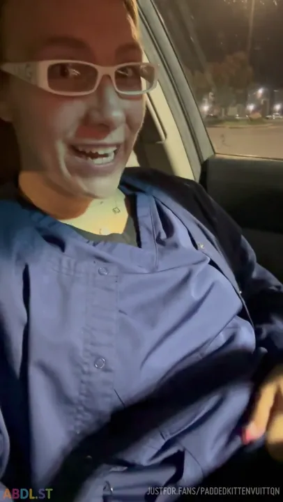 PaddedkittenVuittQn - Peeing In My Diaper After Eating With Mom.mp4