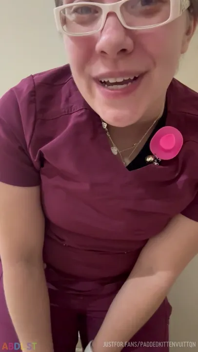PaddedkittenVuittQn - Peeing When I Was Able To Take A Break.mp4