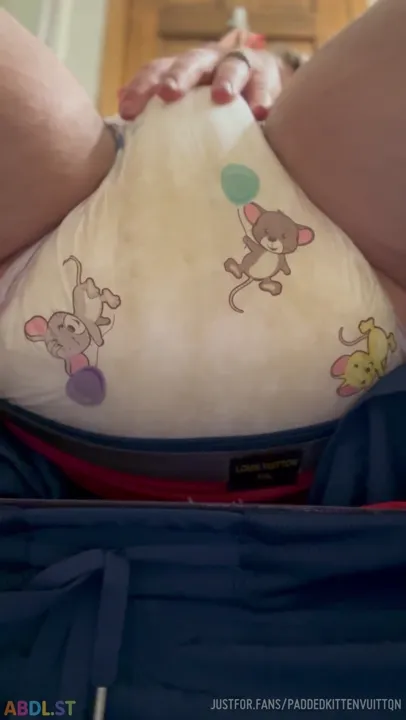 PaddedkittenVuittQn - Peeing When I Got To My Grandmas.mp4