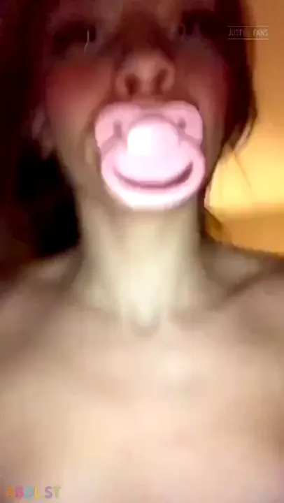 PaddedkittenVuittQn - Pov-Naked-Baby-Stealing-Dada-S-Phone.mp4