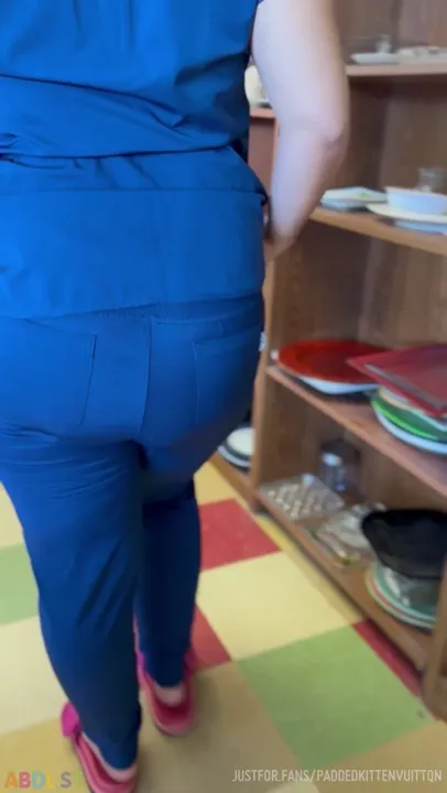 PaddedkittenVuittQn - Scrubs.mp4