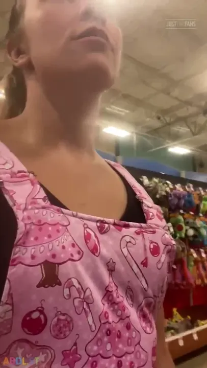 PaddedkittenVuittQn - Shopping At Pet Smart.mp4