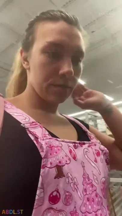 PaddedkittenVuittQn - Sometimes When I Go Out I Feel Like People Follow Me.mp4