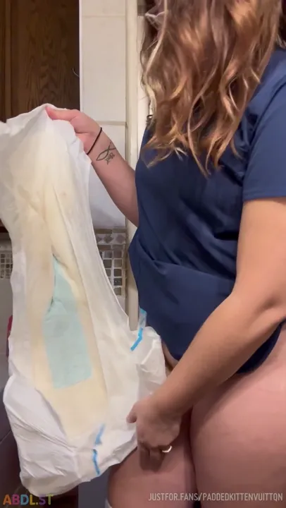 PaddedkittenVuittQn - Taking My Diaper Off And Ima Let My Booty Air Out.mp4