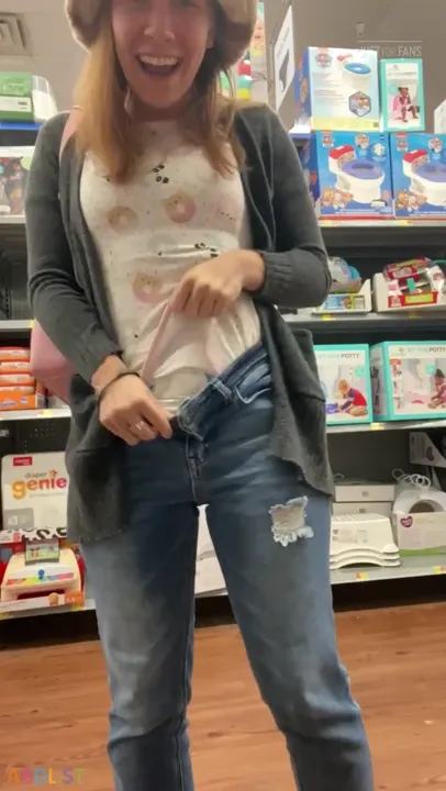PaddedkittenVuittQn - The Diapered Butts I Saw Out In Public.mp4