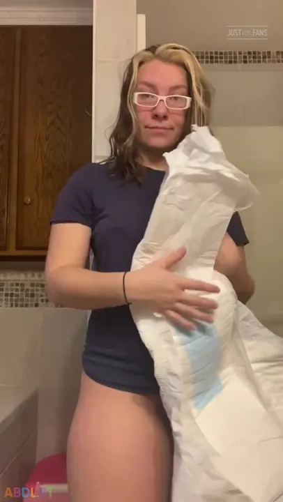 PaddedkittenVuittQn - Took A Shower And Getting Ready For Today.mp4