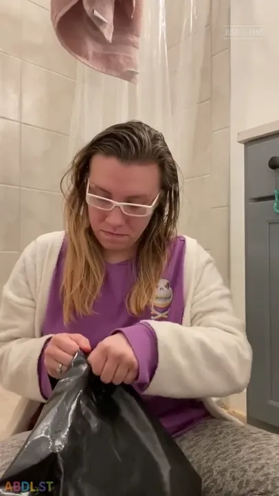 PaddedkittenVuittQn - Unboxing Video Free For Everyone To See.mp4