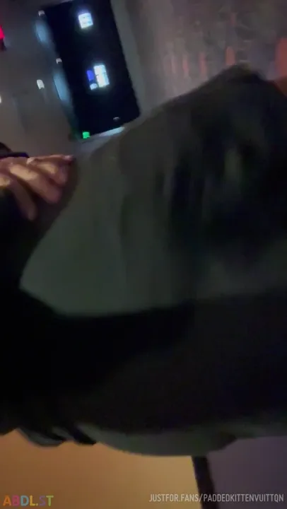 PaddedkittenVuittQn - Walking Down The Hallway Back To The Movie.mp4