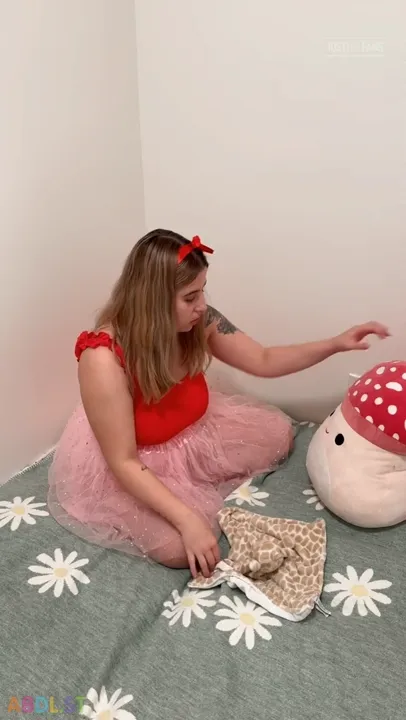 Liddlestflora - Babysit Little Flora Adventures To The Farm.mp4