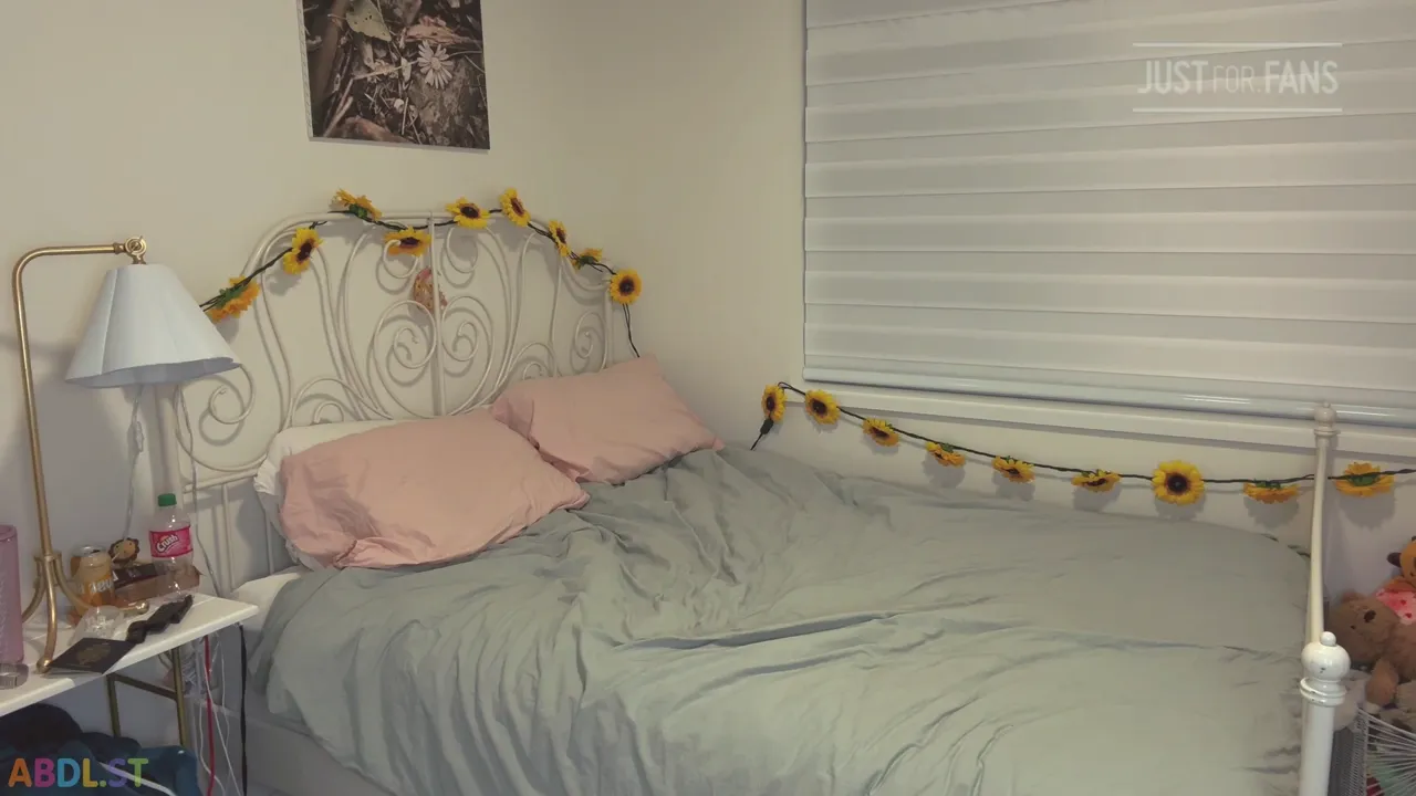 Liddlestflora - You Discover Girlfriend’s Diaper Kink And Pee Together.mp4