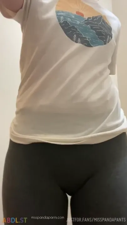 Misspandapants - A Little Peekaboo For You While I Answer Some Dms.mp4