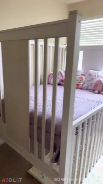 Misspandapants - First Look At My Crib.mp4