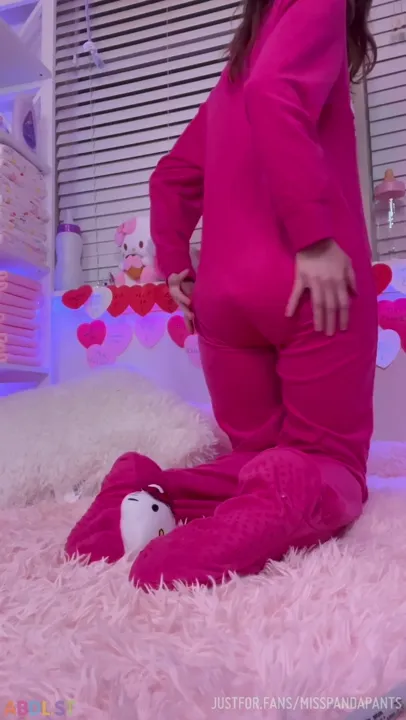 Misspandapants - Hello Kitty Footy And A Soaked Sdk.mp4
