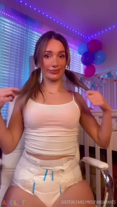 Misspandapants - Im Live Get Your Diapered Butts In Here.mp4