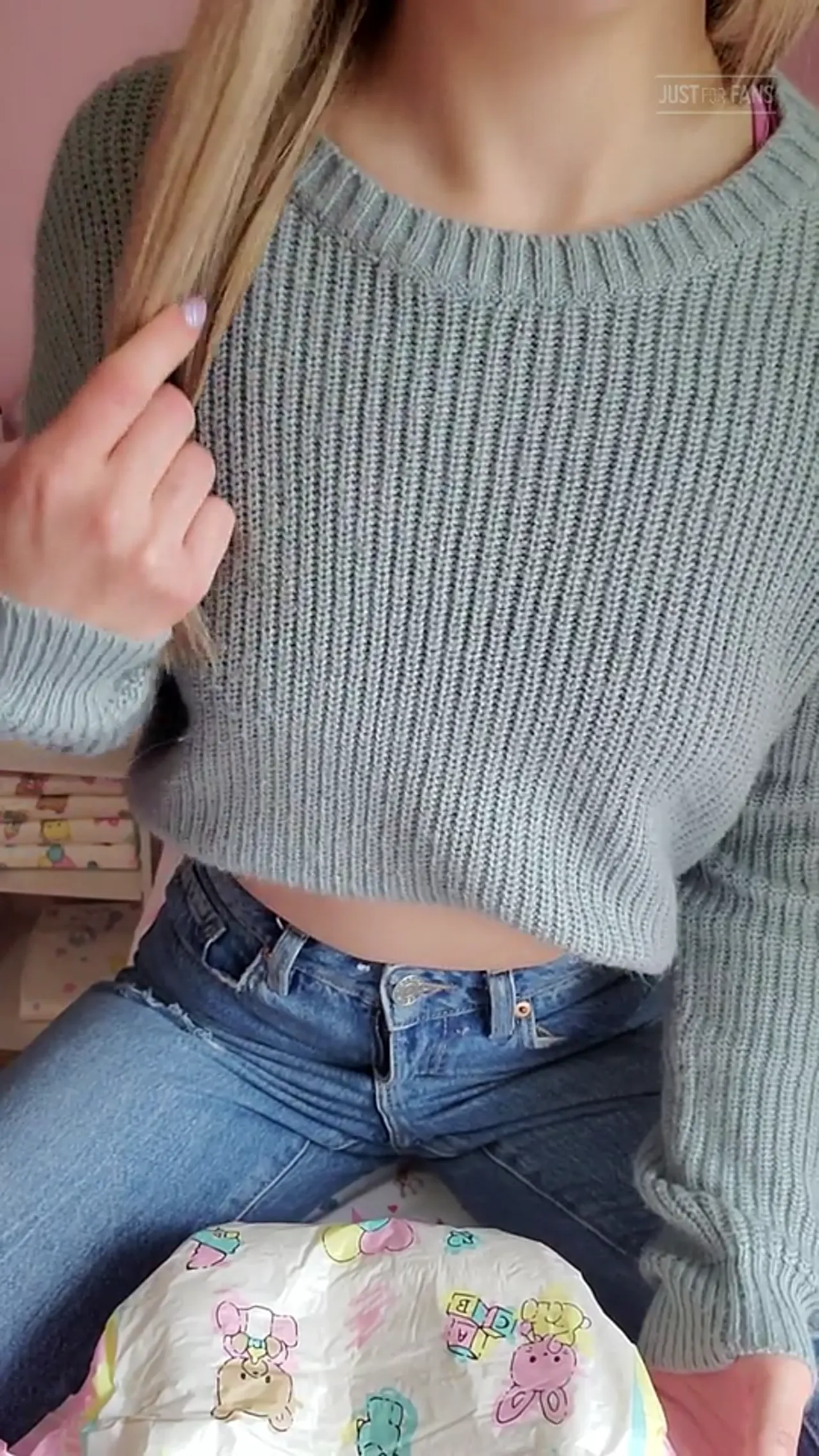 Mommyandbabybruce - You accidentally spurt in your diapy while mommy tells you about her date.mp4
