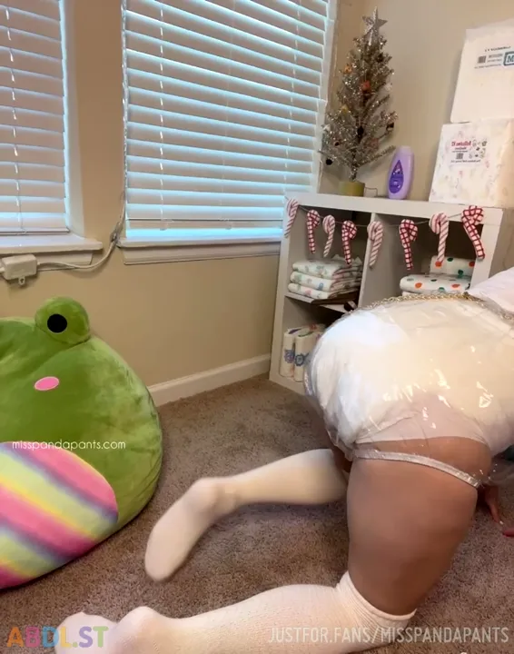 Misspandapants - Locked In My Diapers.mp4