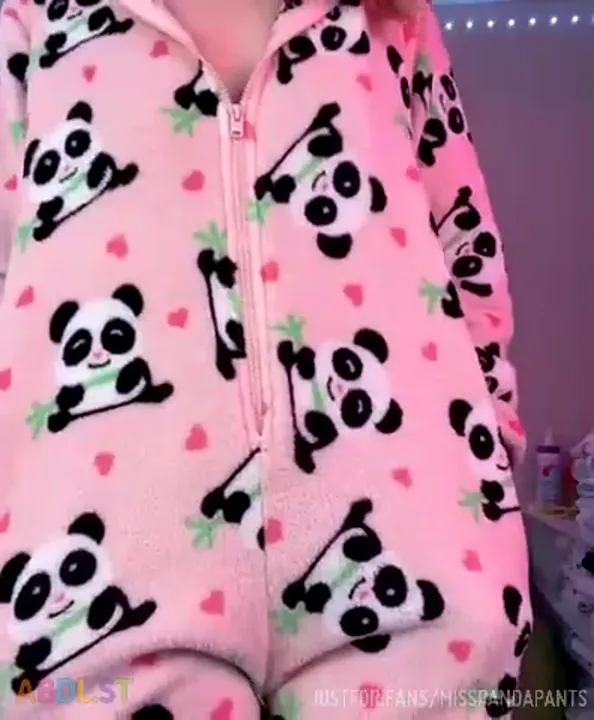 Misspandapants - Right After My Show In My Soaked Diaper.mp4