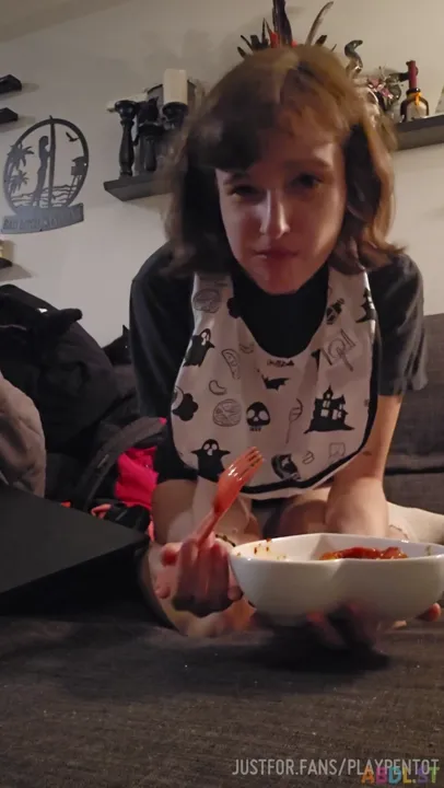 Playpentot - Cabbage Rolls And Halloween Bib.mp4