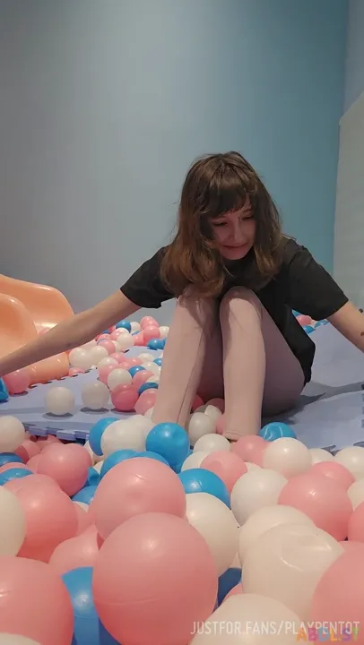 Playpentot - Chompy Bullies Me In Ball Pit.mp4