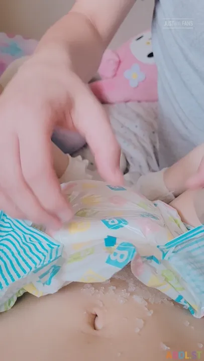 Playpentot - Daddy Changes Wet Booster Accident.mp4
