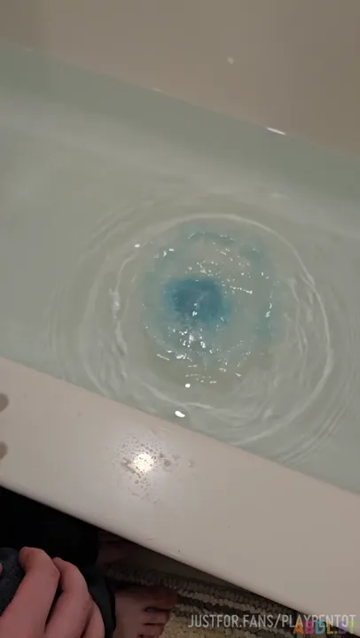 Playpentot - Daddy Does Bath Time Fun.mp4