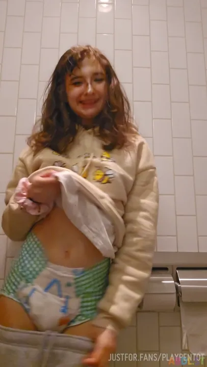 Playpentot - Diaper Dance Fun Out And About.mp4
