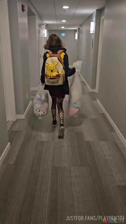 Playpentot - Diaper Trash Run With Daddy.mp4