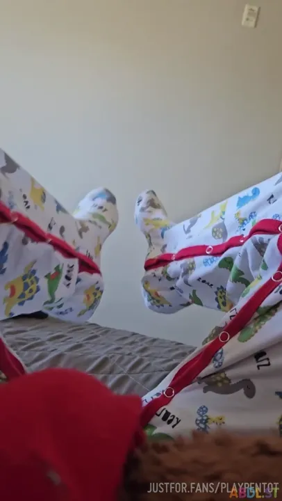 Playpentot - Feetsies Airplane Game Baby Play.mp4