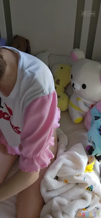 Playpentot - Filling My Diapers With Baby Powder.mp4