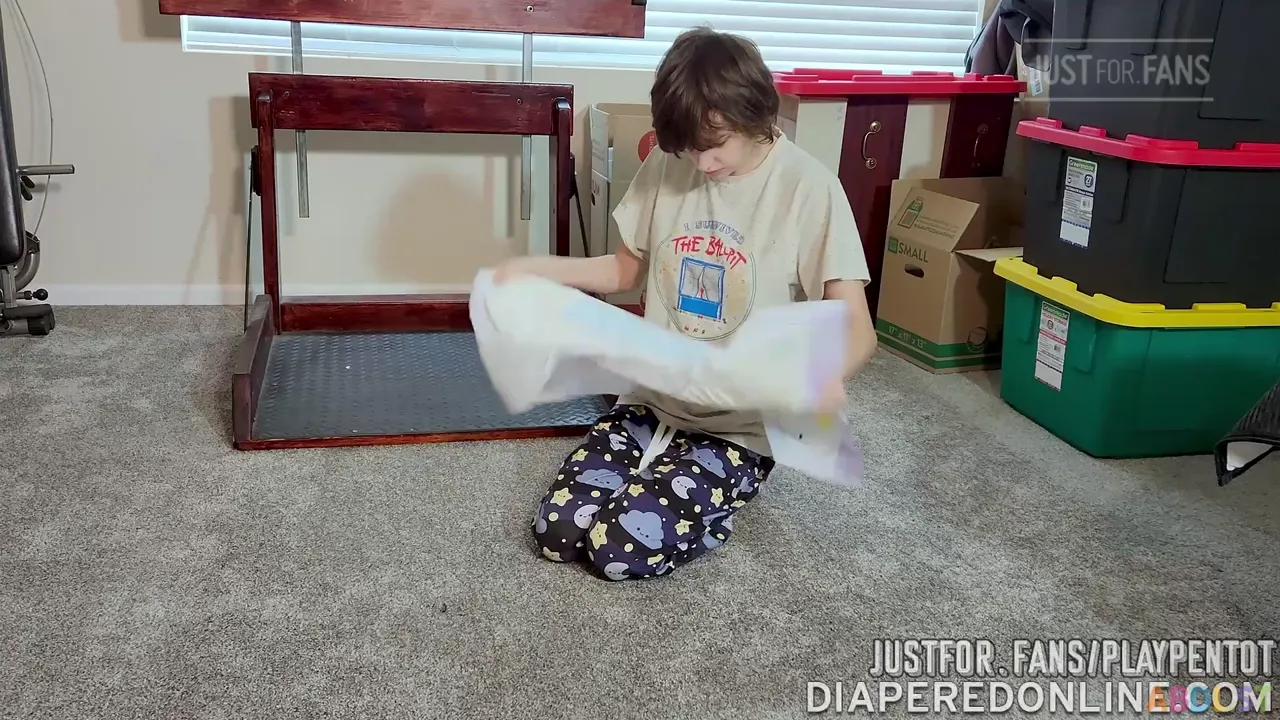 Playpentot - Fluffy Diapers And Morning Pee.mp4
