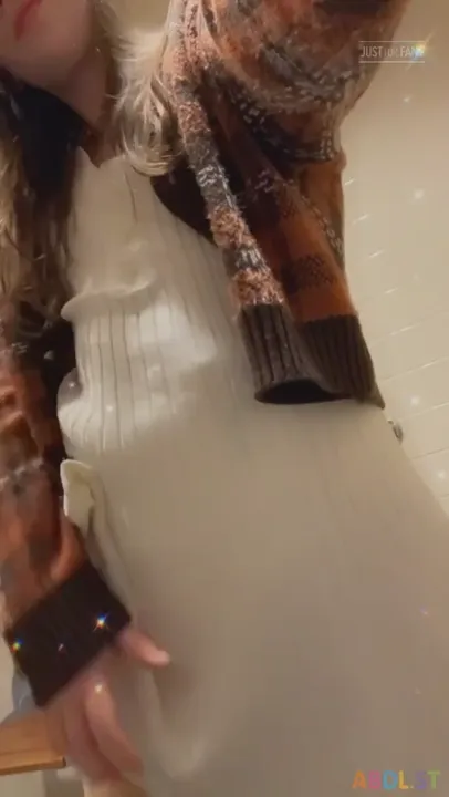 Pulluppoofs - Airport Bathroom Quickie ABDL.mp4