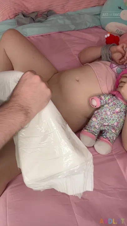Pulluppoofs - Daddy’s Special Diaper Change.mp4