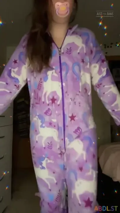 Pulluppoofs - Diaper Change In Feetie Pajamas.mp4