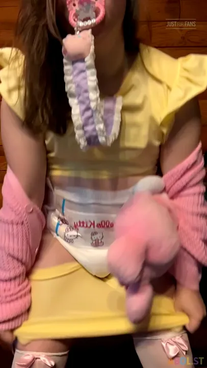 Pulluppoofs - Diaper Peeing With Friends.mp4