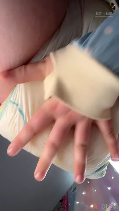 Pulluppoofs - Huge Diaper Mess And Pee Play.mp4